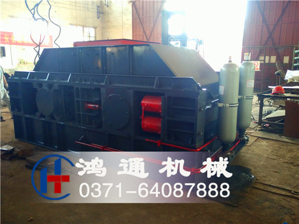 1500×800液壓對(duì)輥破碎機(jī)一天能產(chǎn)多少方砂子！