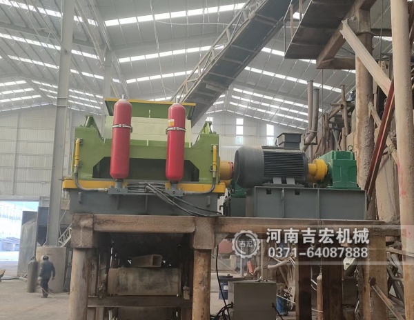粒度精準(zhǔn)控制：金尾礦對(duì)輥破碎機(jī)如何實(shí)現(xiàn)高效回收的“關(guān)鍵一步”！